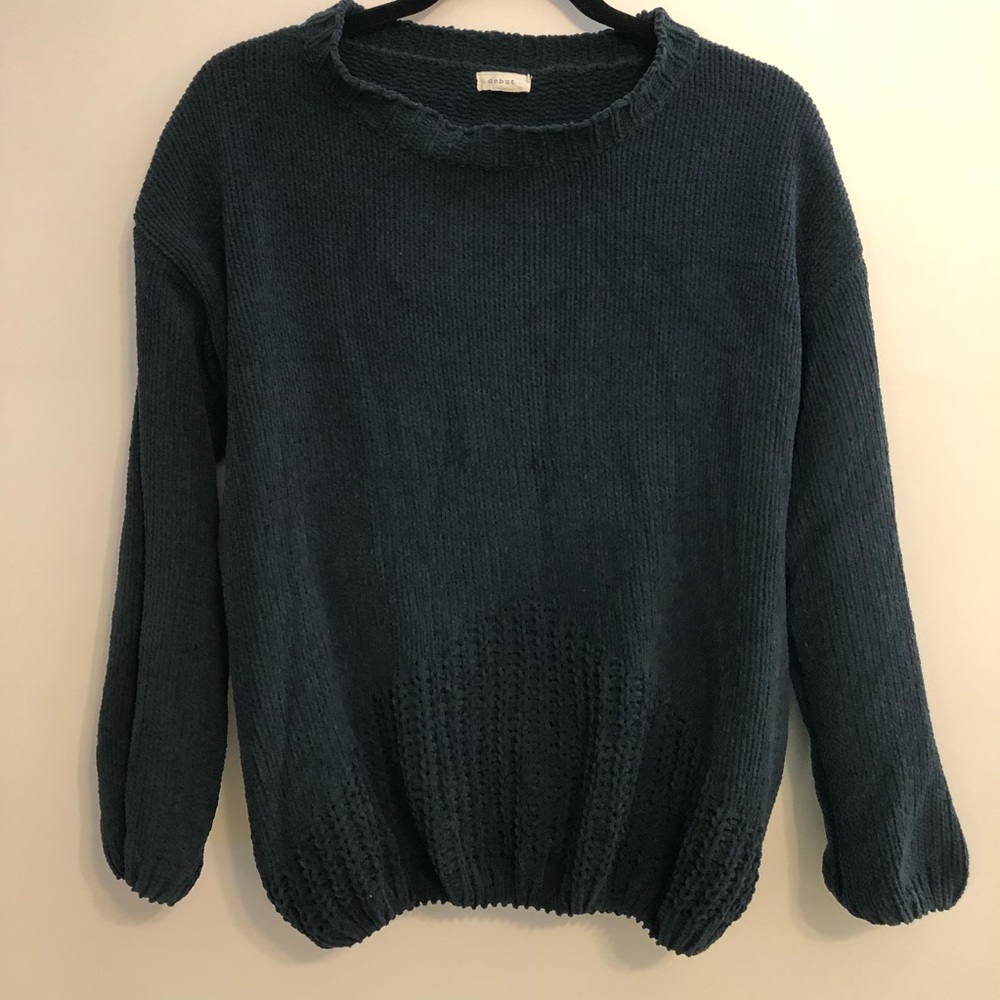 Pullover sweater